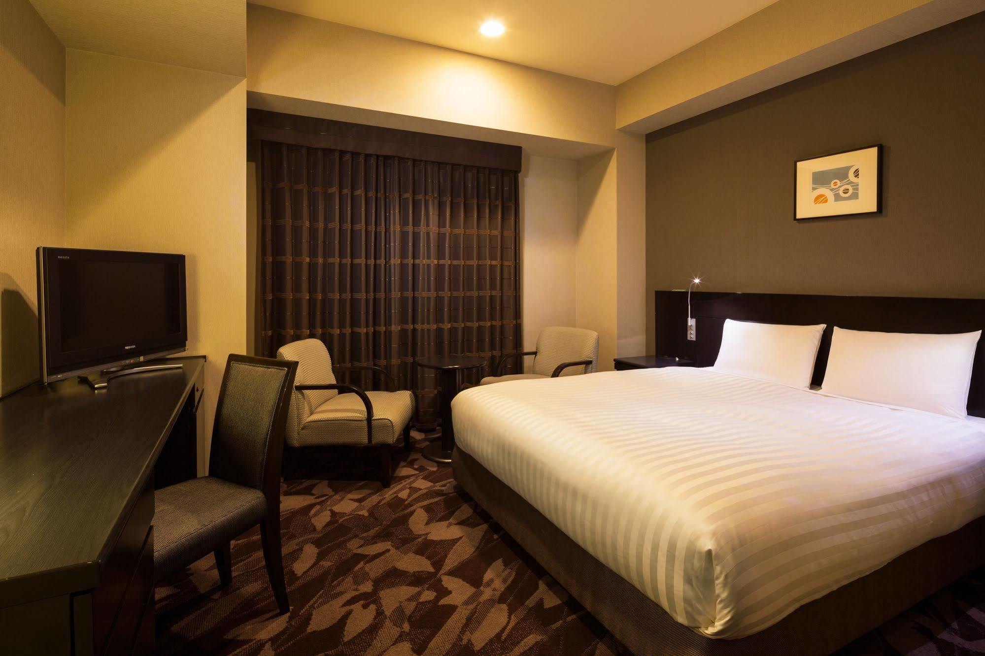 Jr-East Hotel Mets Tachikawa Esterno foto